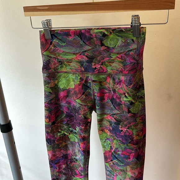 lululemon athletica Pants - Lululemon Wunder Train High-Rise Tight 25" - Vivid Floral Multicolor